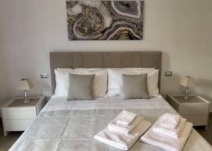 The Place Piazza Lauro 4*